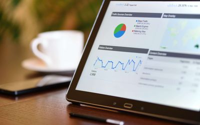 Ein Foto eines Tablets mit Graphen